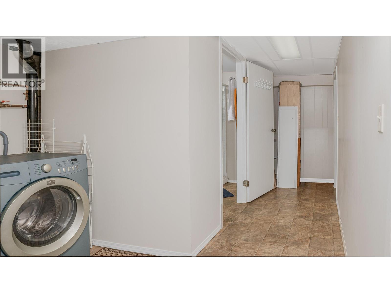 3404 4th Avenue, Castlegar, British Columbia  V1N 2T3 - Photo 28 - 10381823