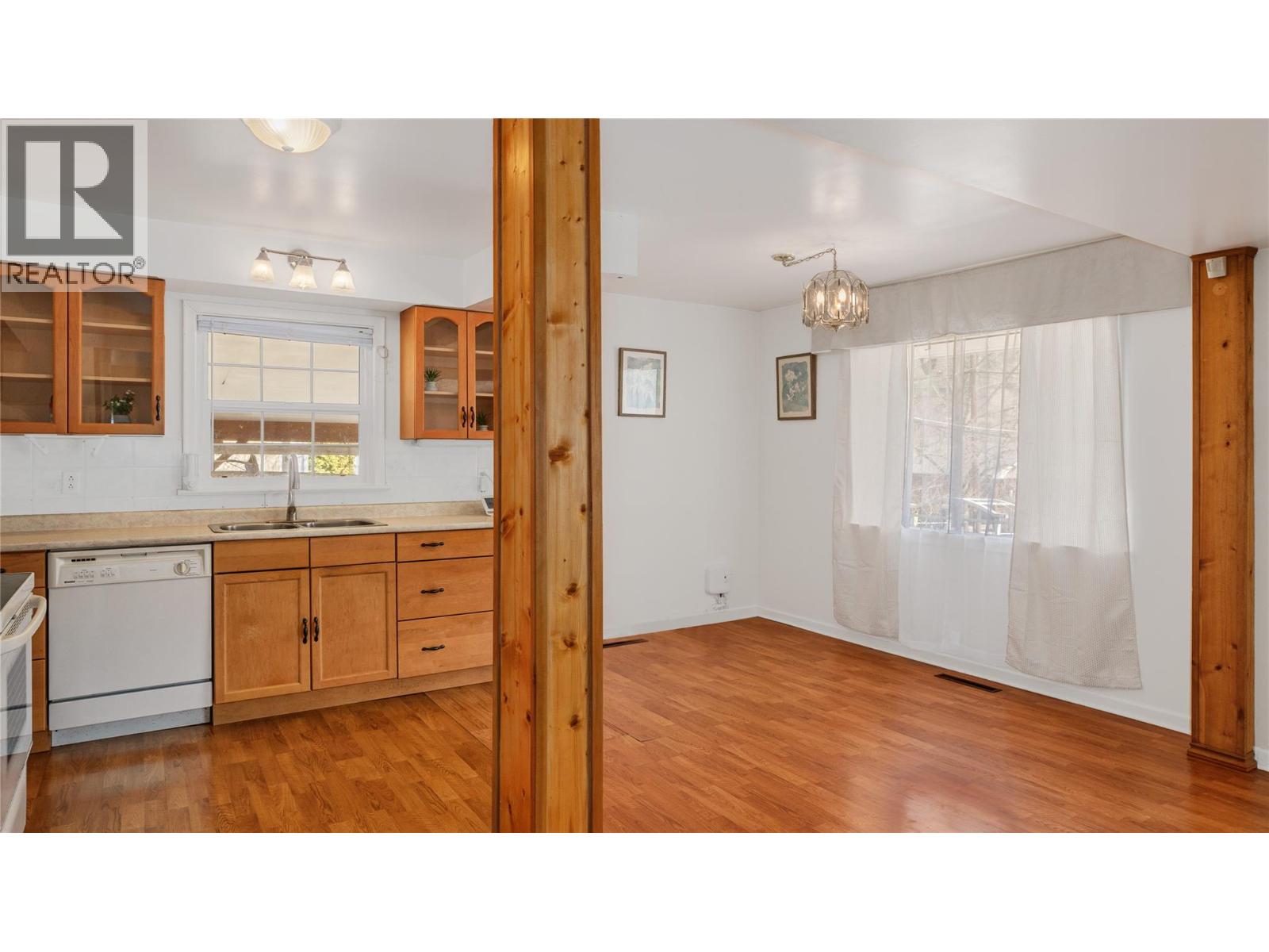 3404 4th Avenue, Castlegar, British Columbia  V1N 2T3 - Photo 8 - 10381823