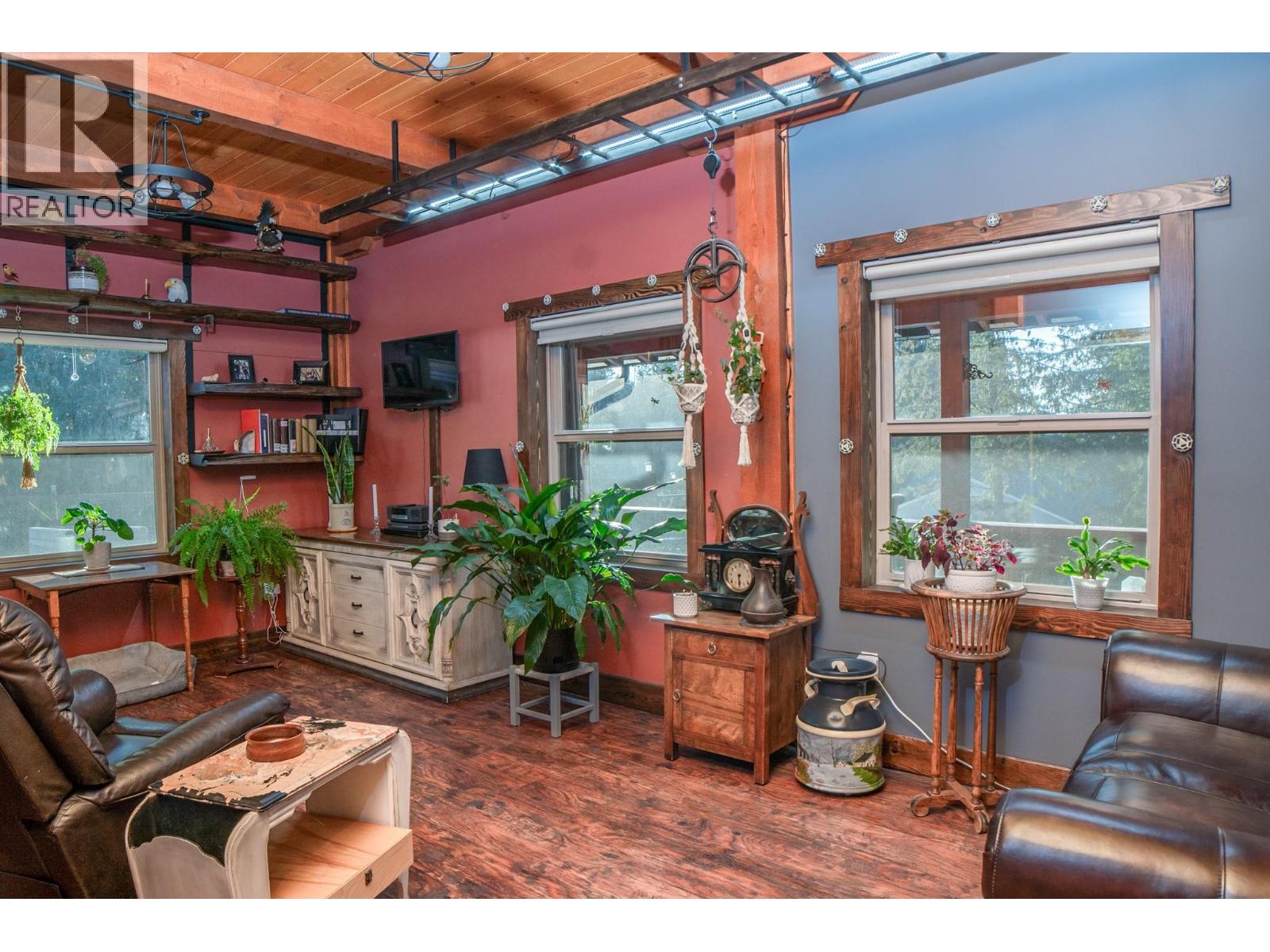 1627 Hood Road, Creston, British Columbia  V0B 1G2 - Photo 10 - 10381713