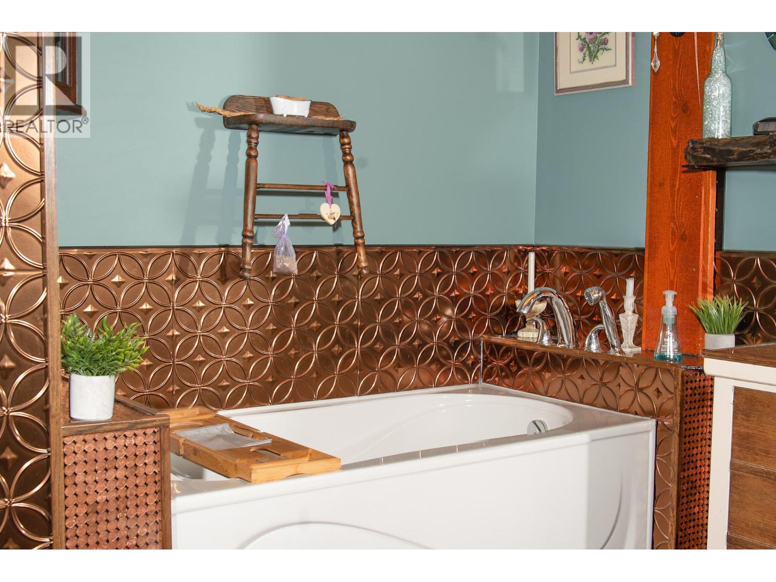 1627 Hood Road, Creston, British Columbia  V0B 1G2 - Photo 22 - 10381713