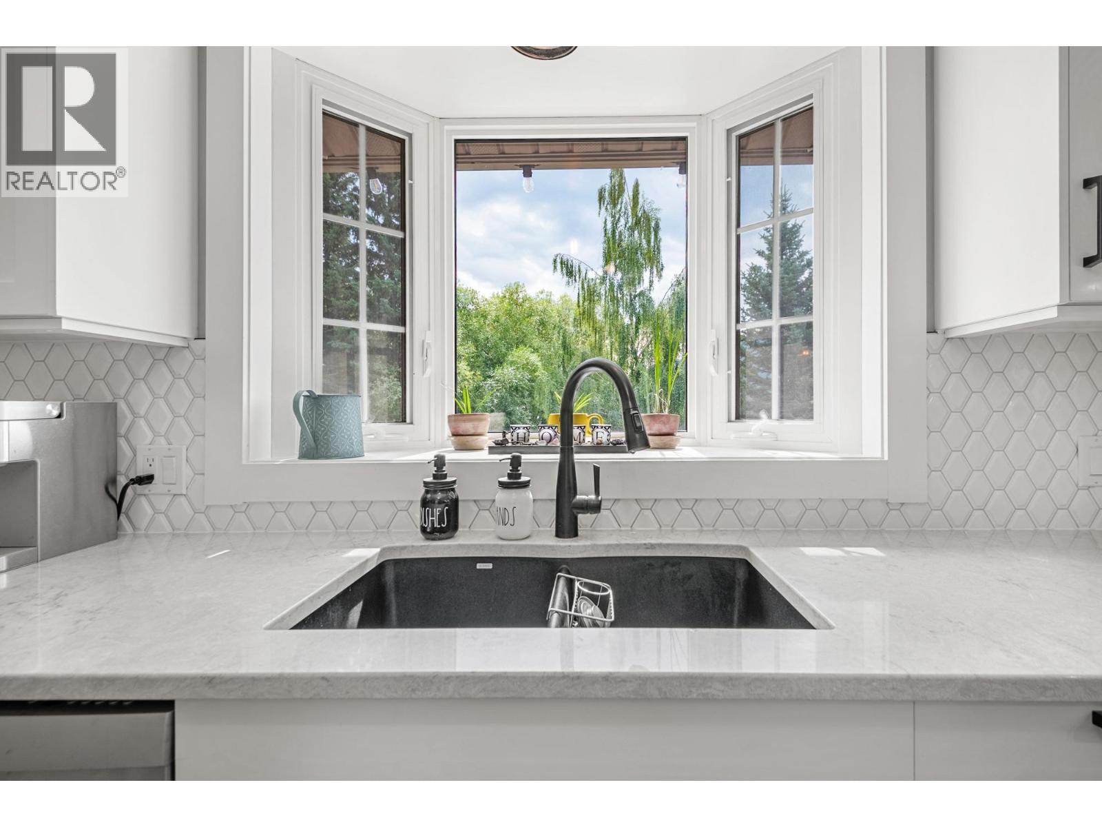 1257 Valley View Drive, Sparwood, British Columbia  V0B 2G2 - Photo 10 - 10381740