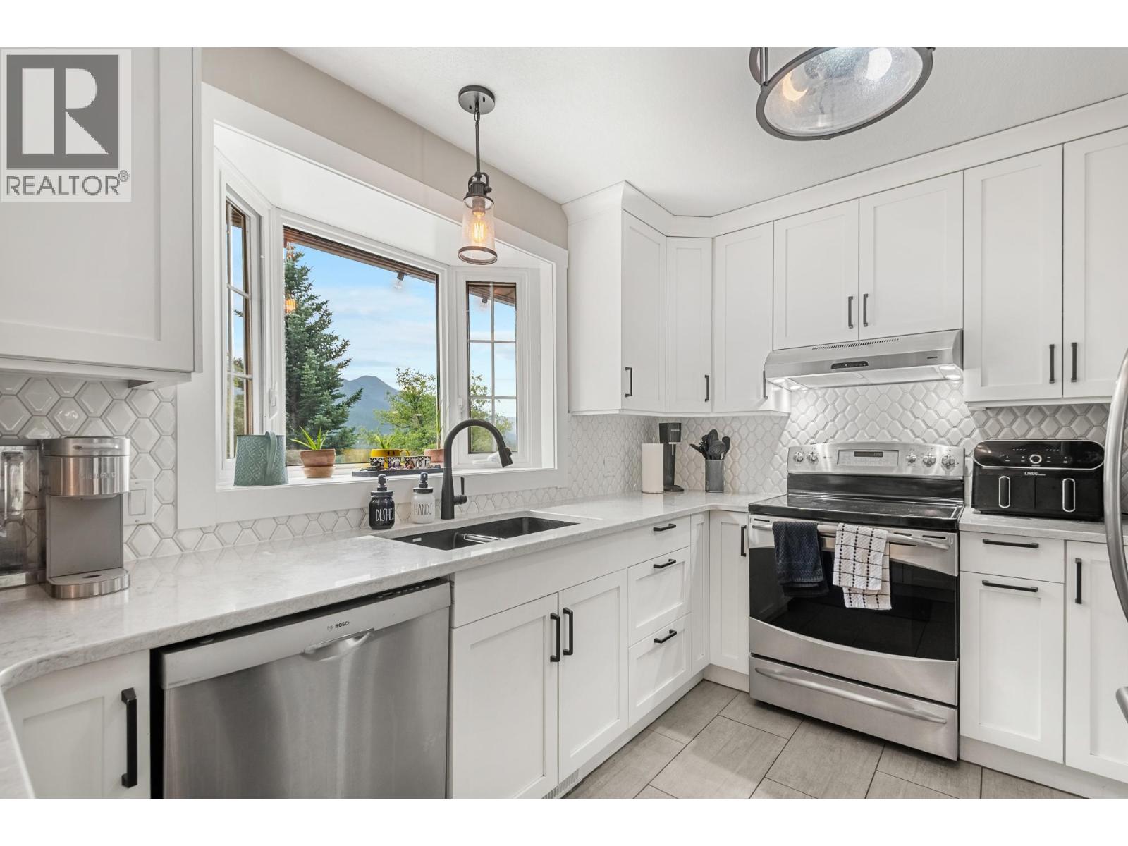 1257 Valley View Drive, Sparwood, British Columbia  V0B 2G2 - Photo 9 - 10381740