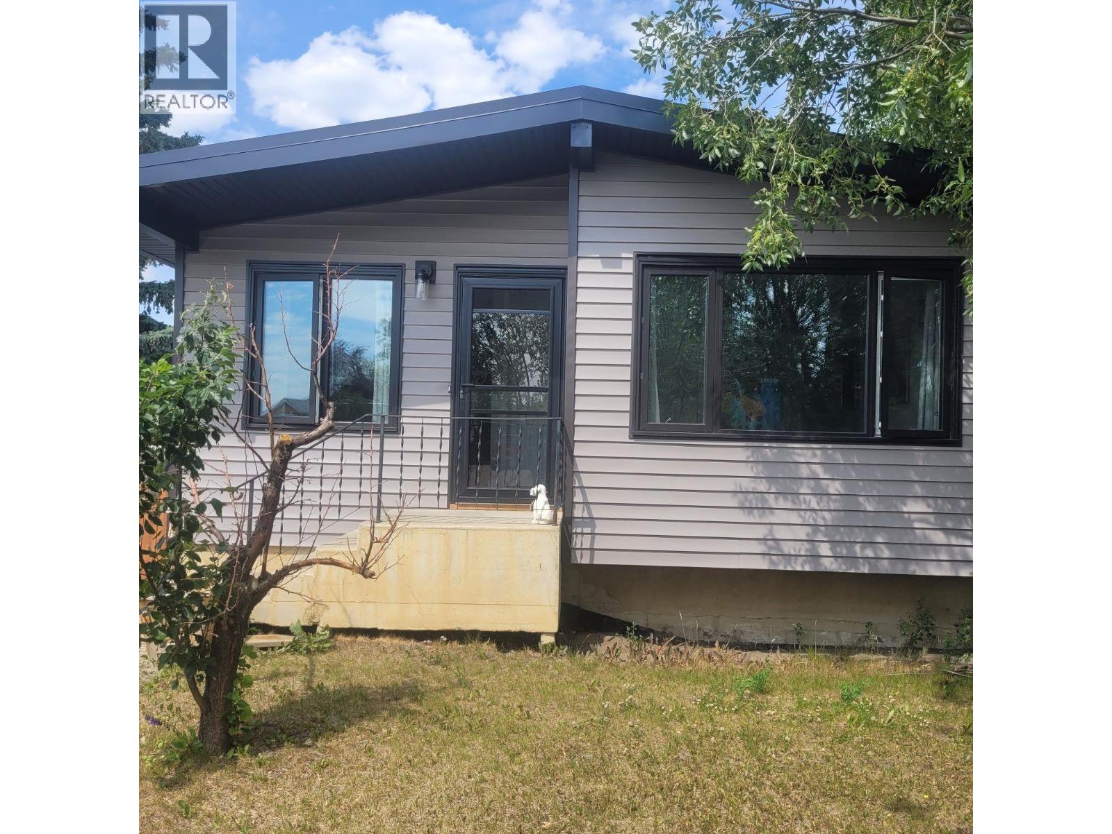 1036 121 Avenue, Dawson Creek, British Columbia  V1G 3K4 - Photo 1 - 10381210