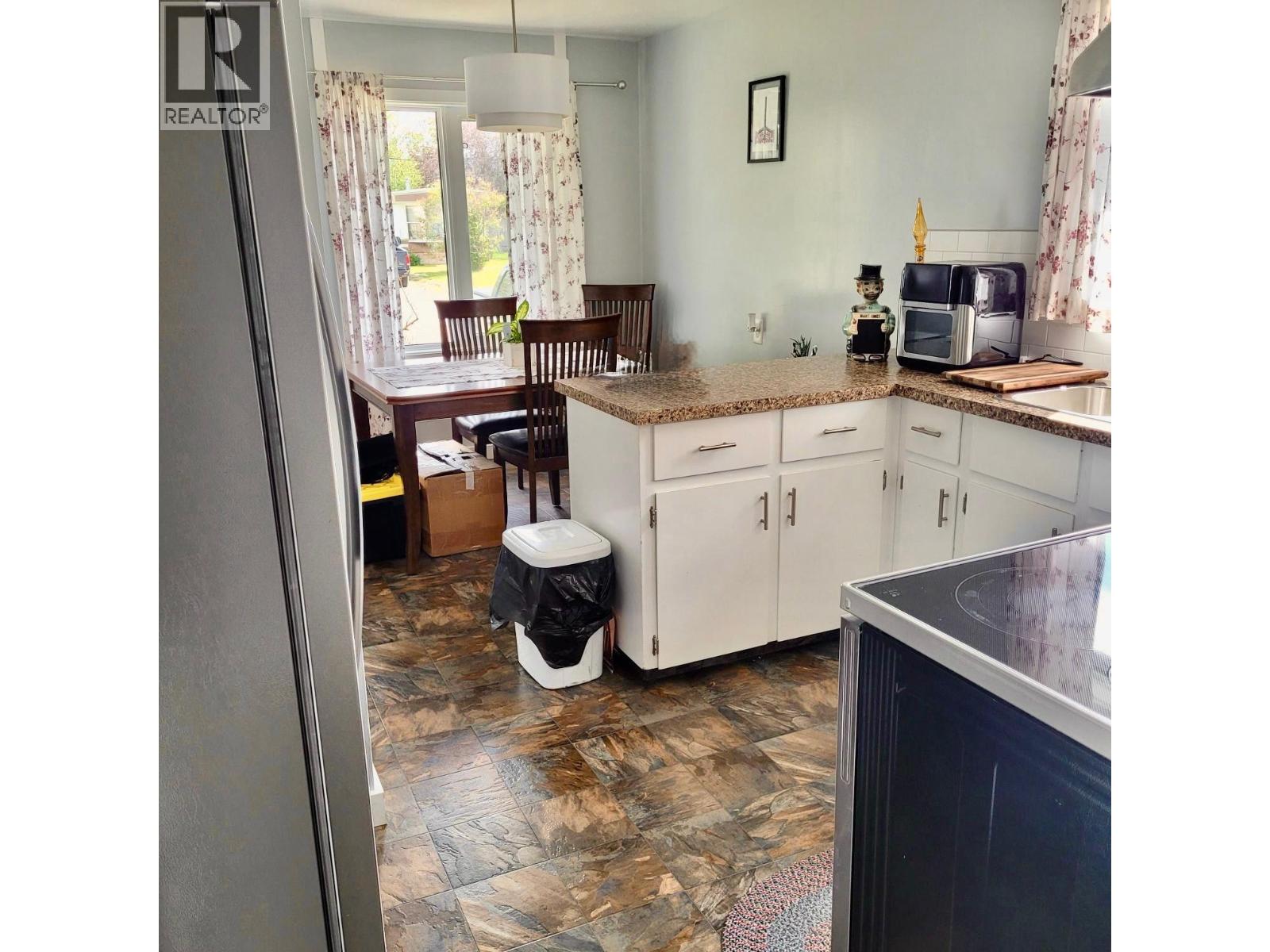 1036 121 Avenue, Dawson Creek, British Columbia  V1G 3K4 - Photo 3 - 10381210