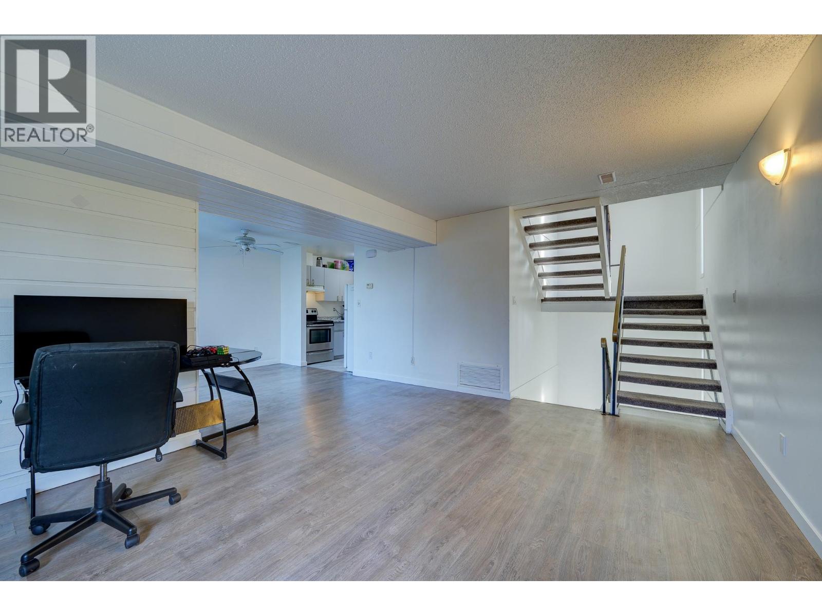 1435 Summit Drive Unit# 53, Kamloops, British Columbia  V2E 1S4 - Photo 3 - 10381635