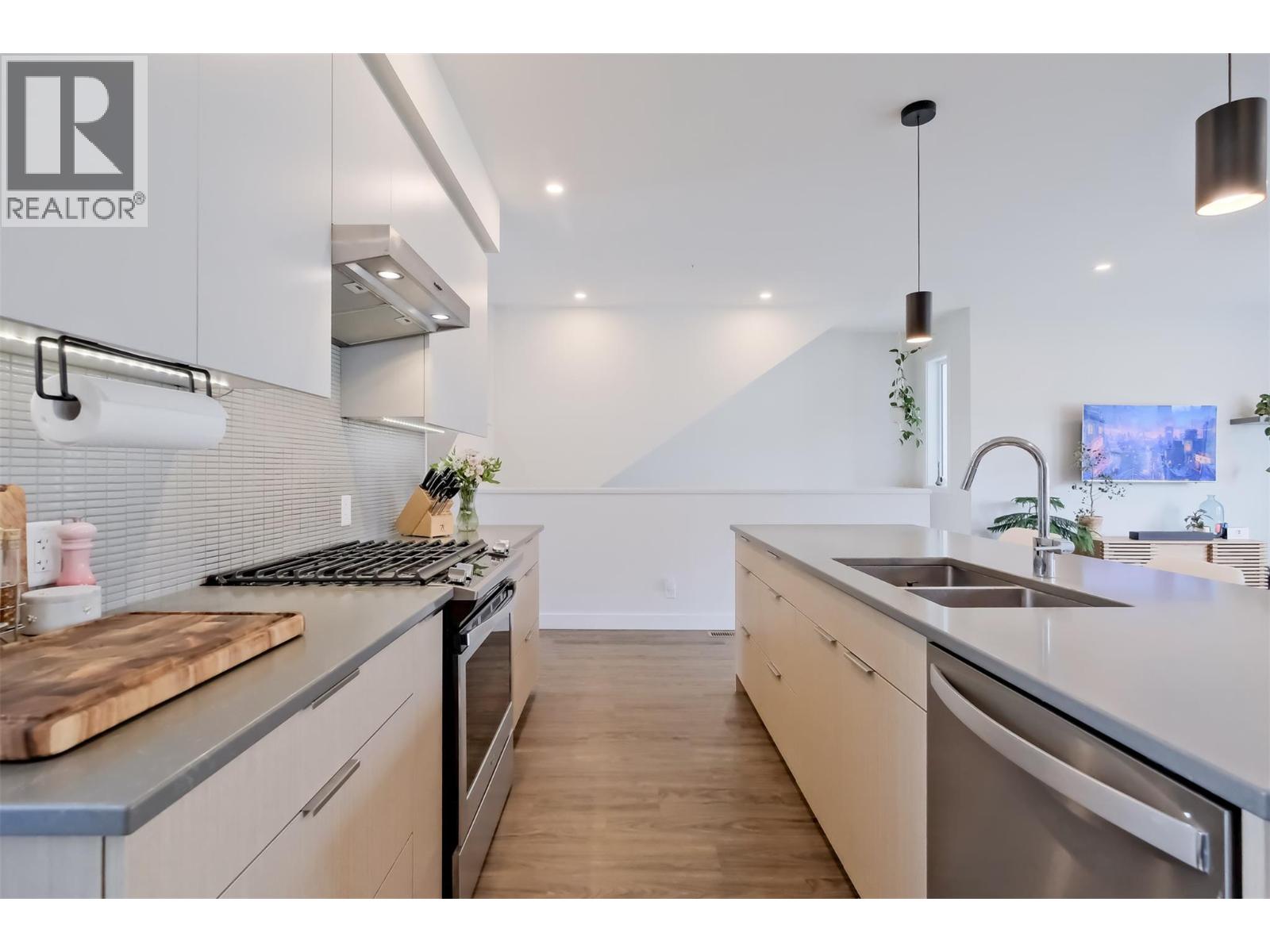 3719 Woodsdale Road Unit# 4, Lake Country, British Columbia  V4V 1X2 - Photo 10 - 10381536