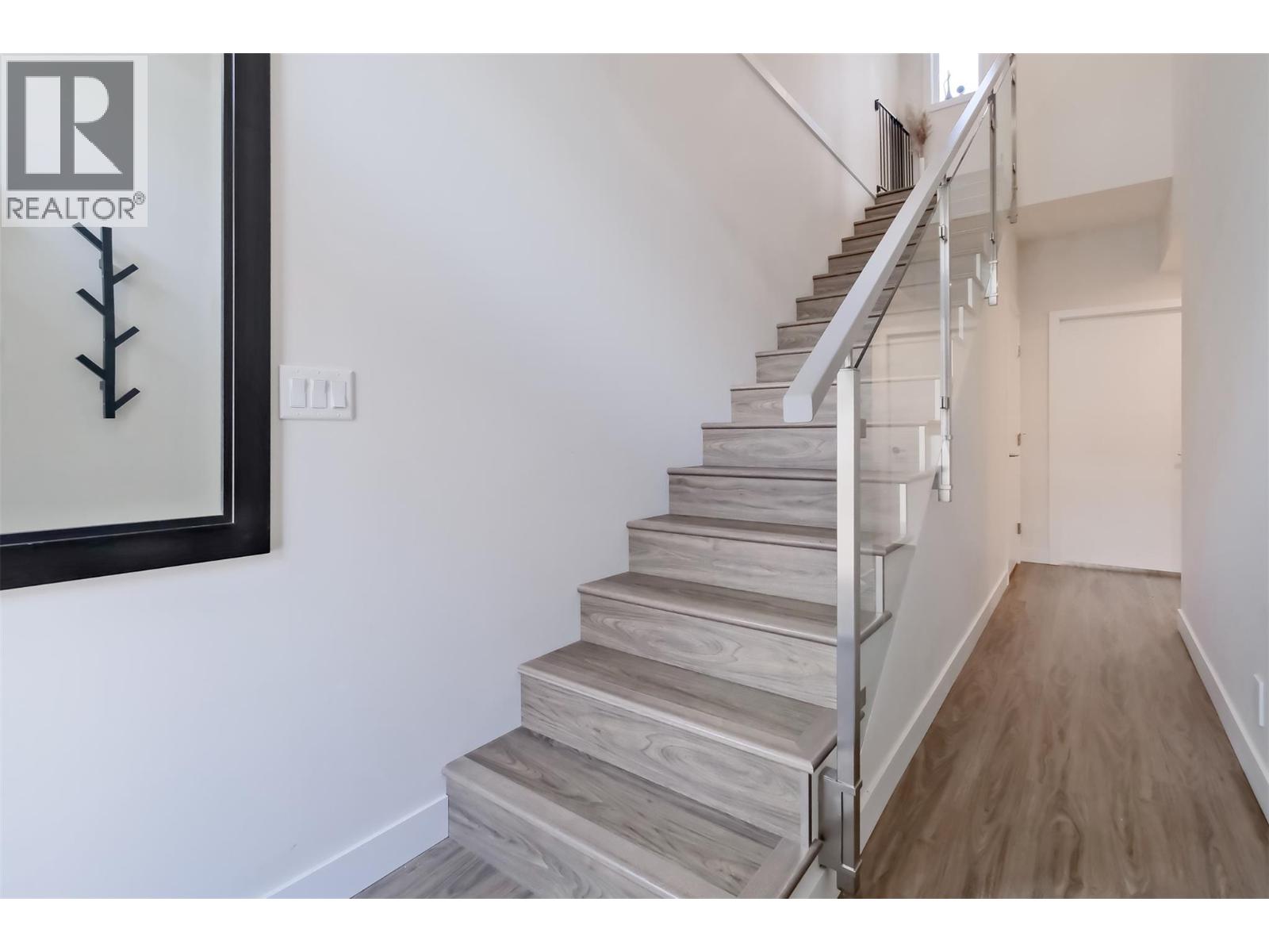 3719 Woodsdale Road Unit# 4, Lake Country, British Columbia  V4V 1X2 - Photo 4 - 10381536