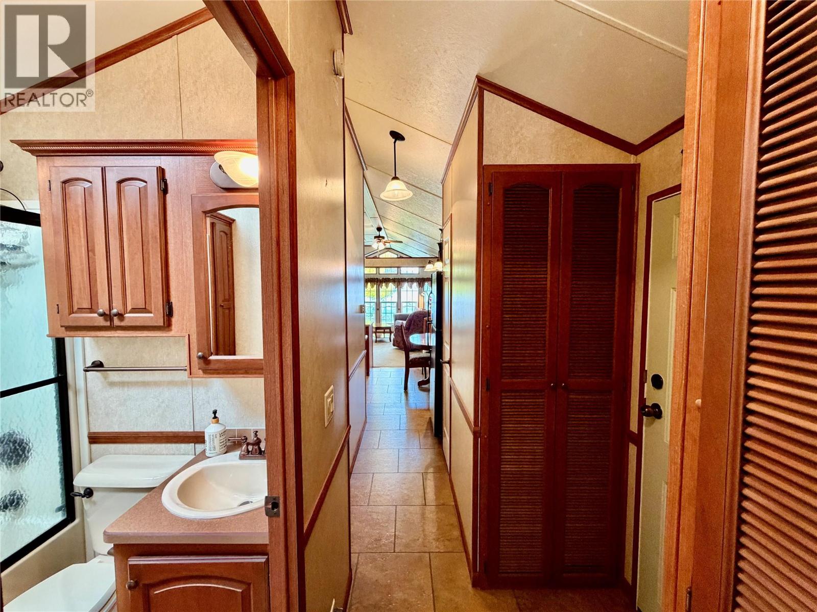 8192 Highway 97a Road Unit# Ls33, Mara, British Columbia  V0E 2K0 - Photo 32 - 10381337