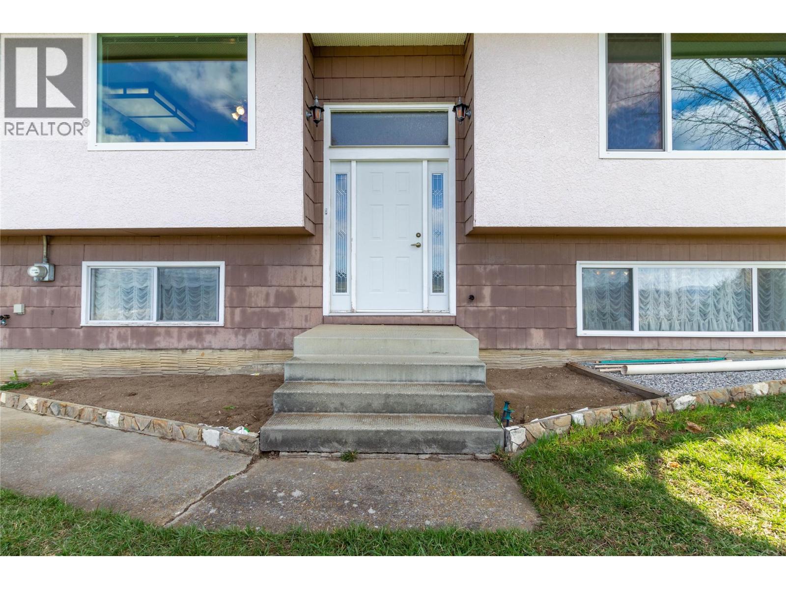 7515 L & A Road, Vernon, British Columbia  V1B 3S5 - Photo 10 - 10381288