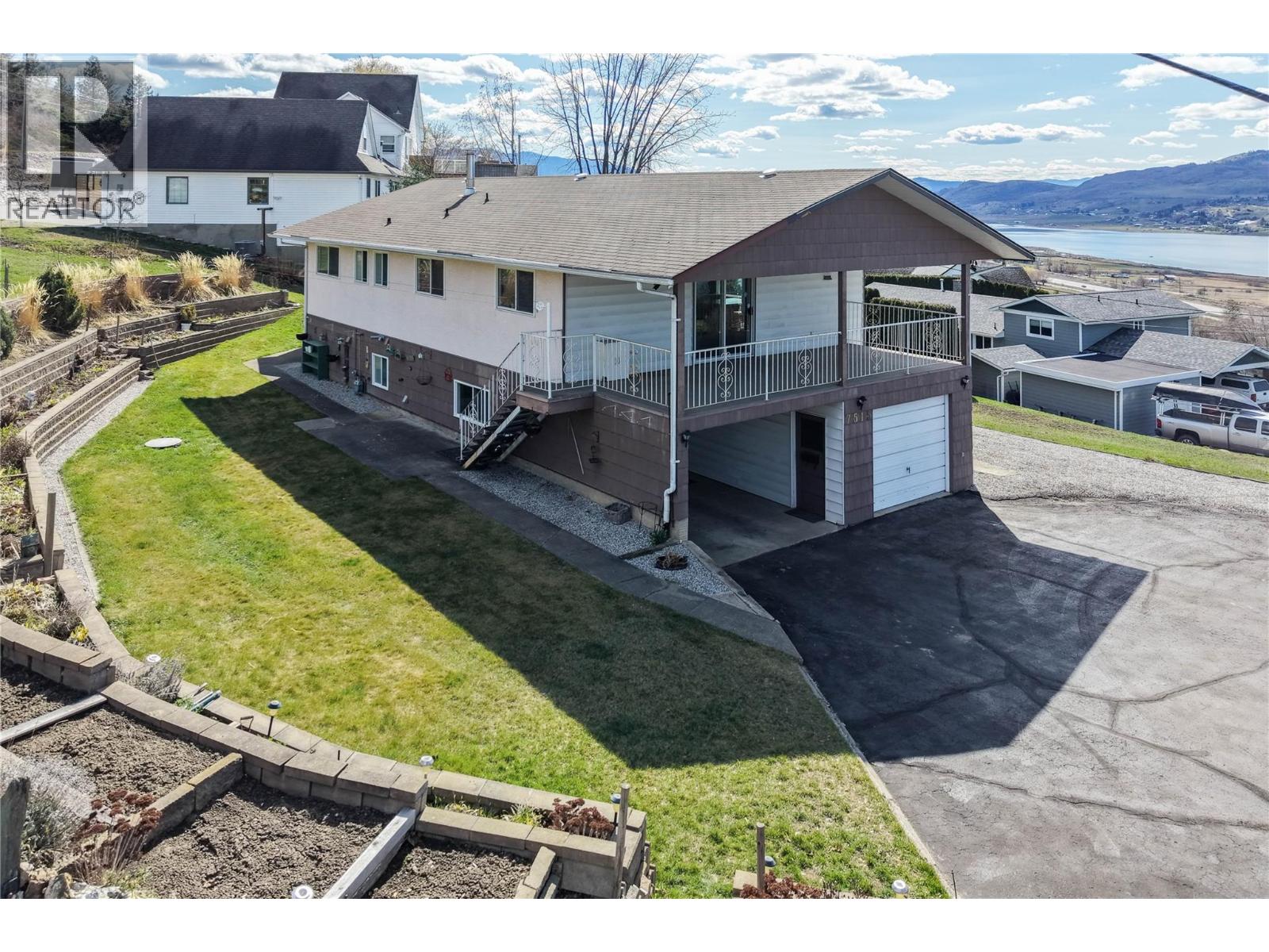 7515 L & A Road, Vernon, British Columbia  V1B 3S5 - Photo 3 - 10381288