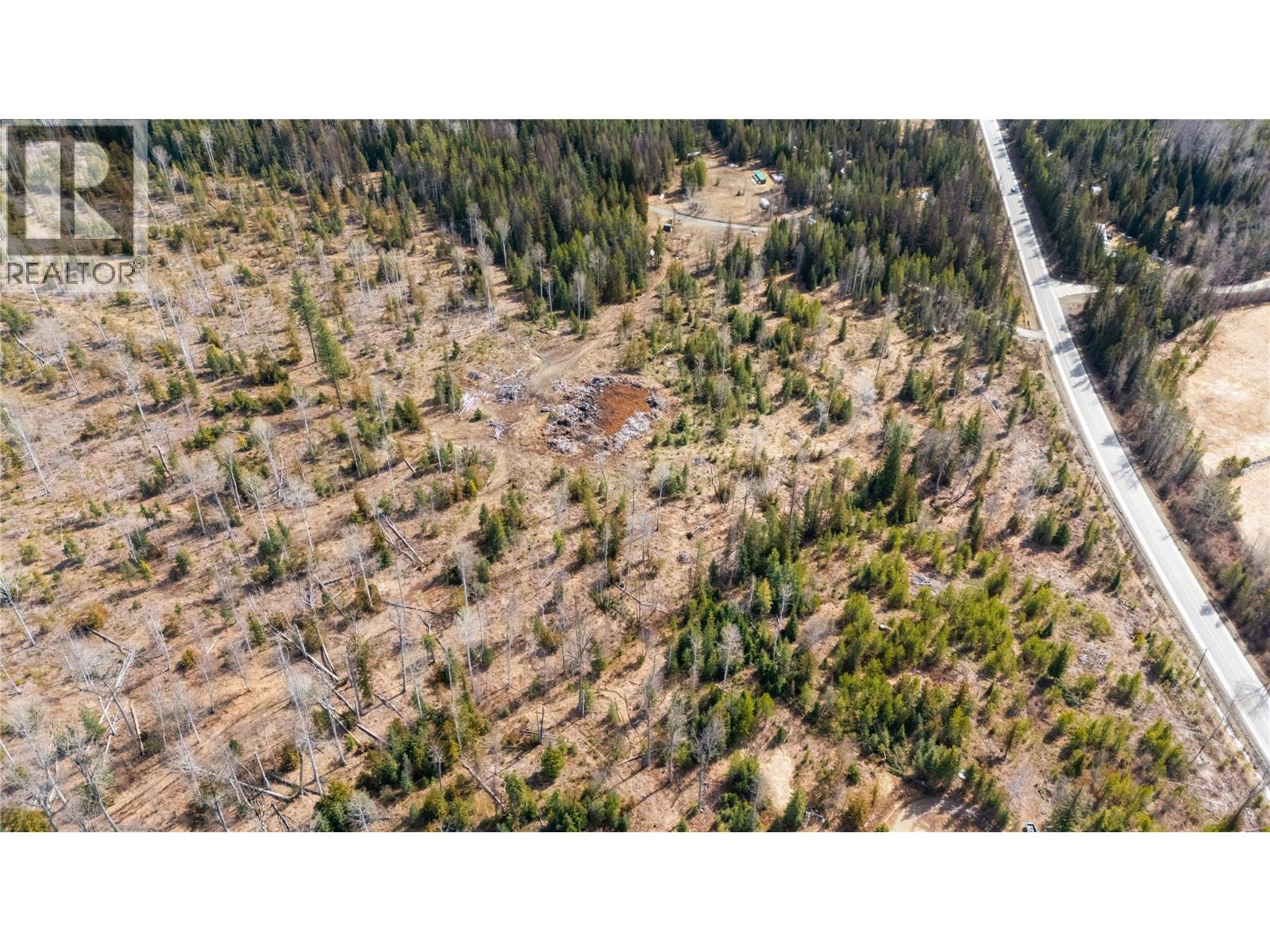 7904 Highway 3, Yahk, British Columbia  V0B 2P0 - Photo 13 - 10381671