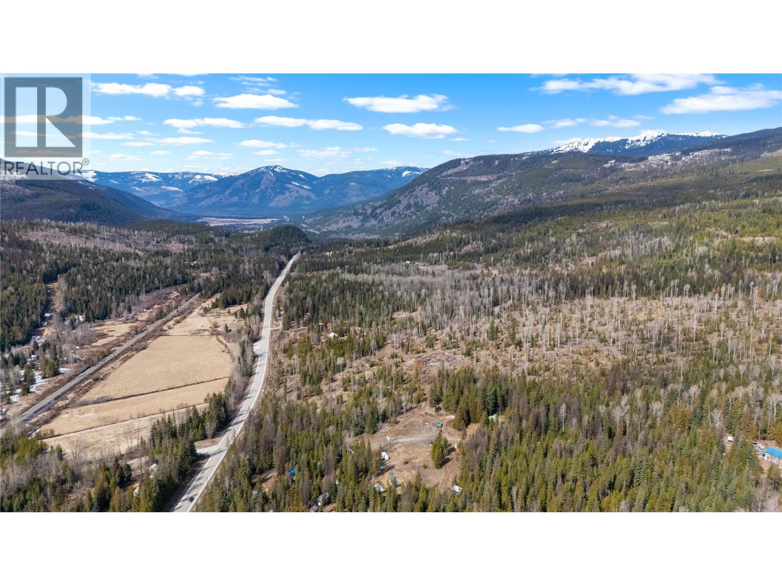 7904 Highway 3, Yahk, British Columbia  V0B 2P0 - Photo 7 - 10381671