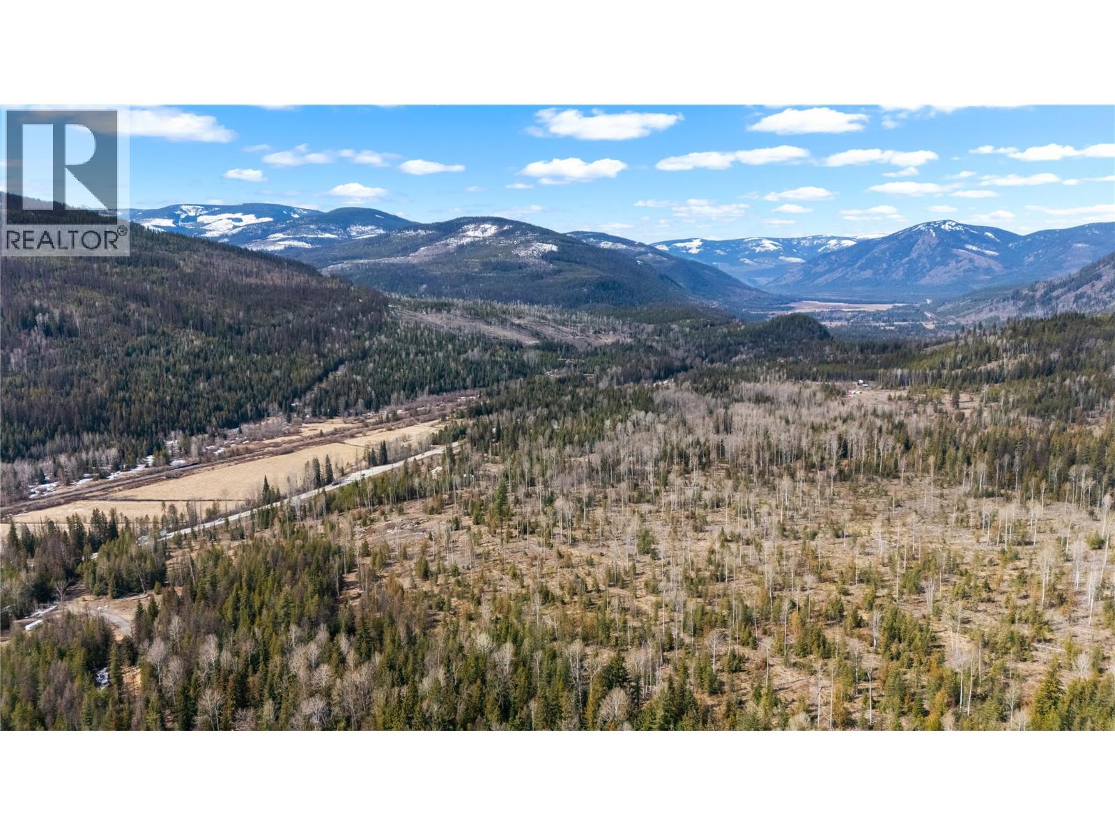 7904 Highway 3, Yahk, British Columbia  V0B 2P0 - Photo 8 - 10381671