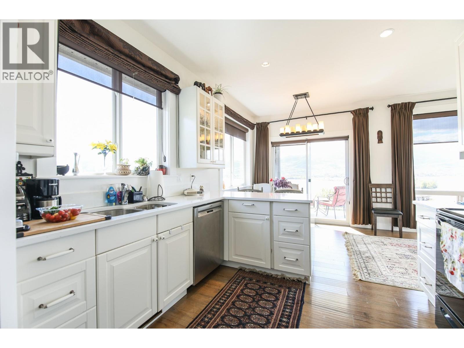 4004 39th Street, Osoyoos, British Columbia  V0H 1V6 - Photo 12 - 10381632