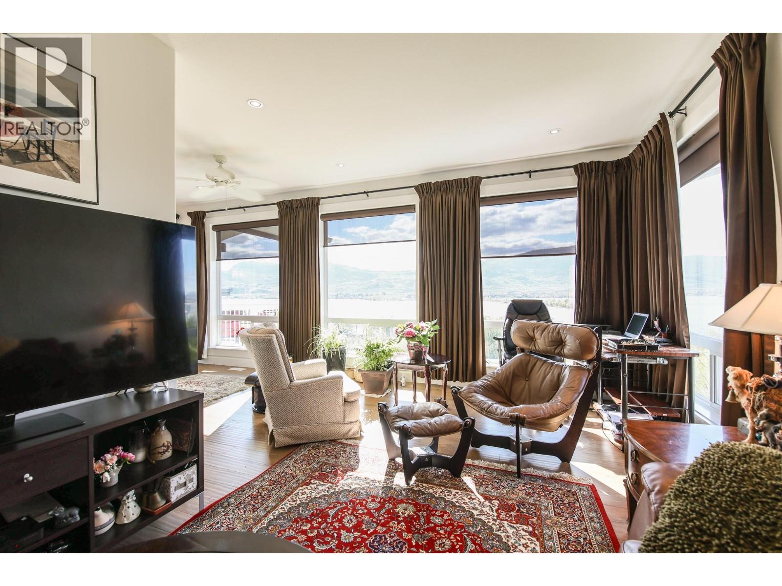 4004 39th Street, Osoyoos, British Columbia  V0H 1V6 - Photo 13 - 10381632