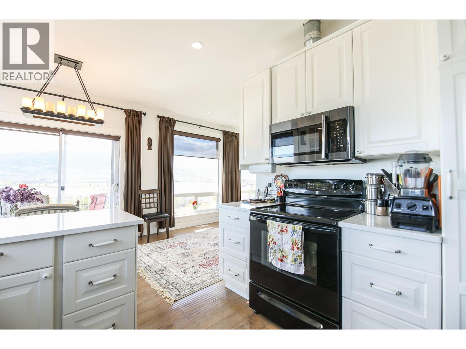 4004 39th Street, Osoyoos, British Columbia  V0H 1V6 - Photo 14 - 10381632