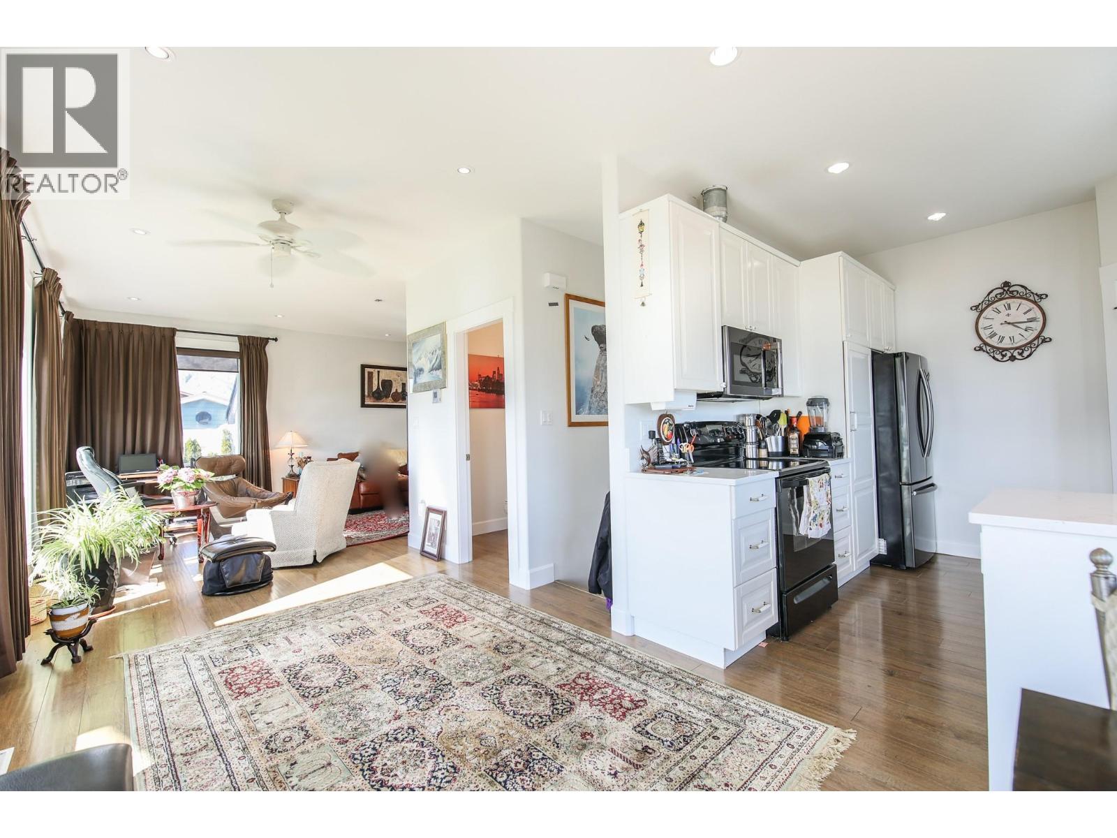 4004 39th Street, Osoyoos, British Columbia  V0H 1V6 - Photo 17 - 10381632