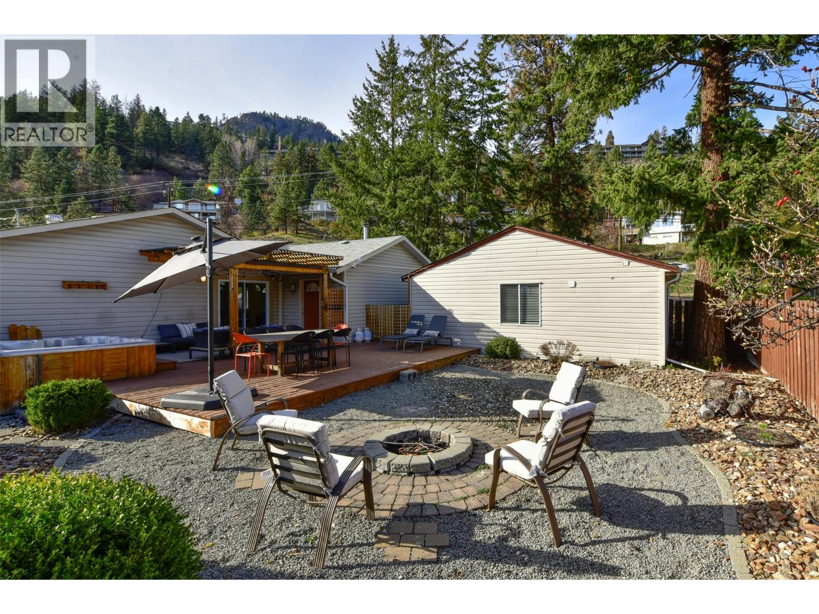 4311 11th Street, Peachland, British Columbia  V0H 1X6 - Photo 2 - 10381460