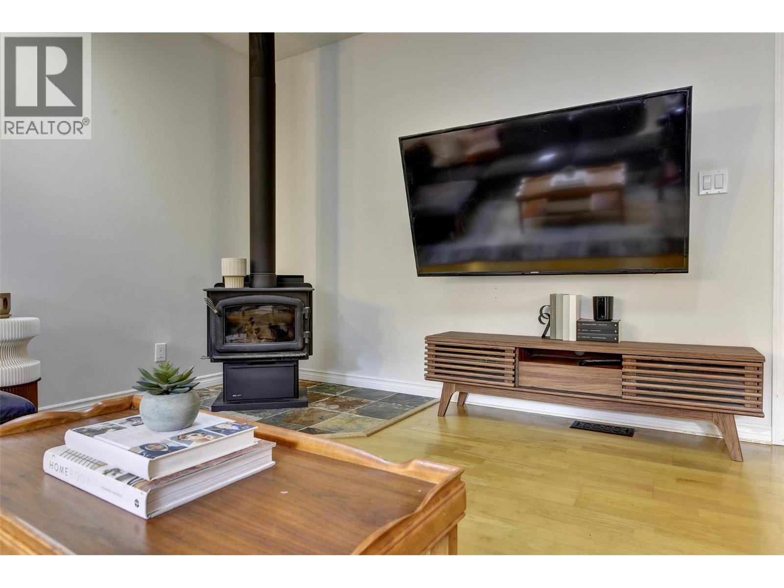 4311 11th Street, Peachland, British Columbia  V0H 1X6 - Photo 5 - 10381460