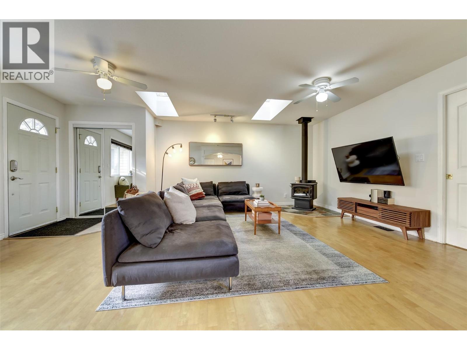 4311 11th Street, Peachland, British Columbia  V0H 1X6 - Photo 7 - 10381460