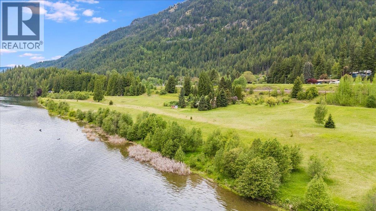 1864 Highway 3a, Castlegar, British Columbia  V1N 4N7 - Photo 11 - 10381286