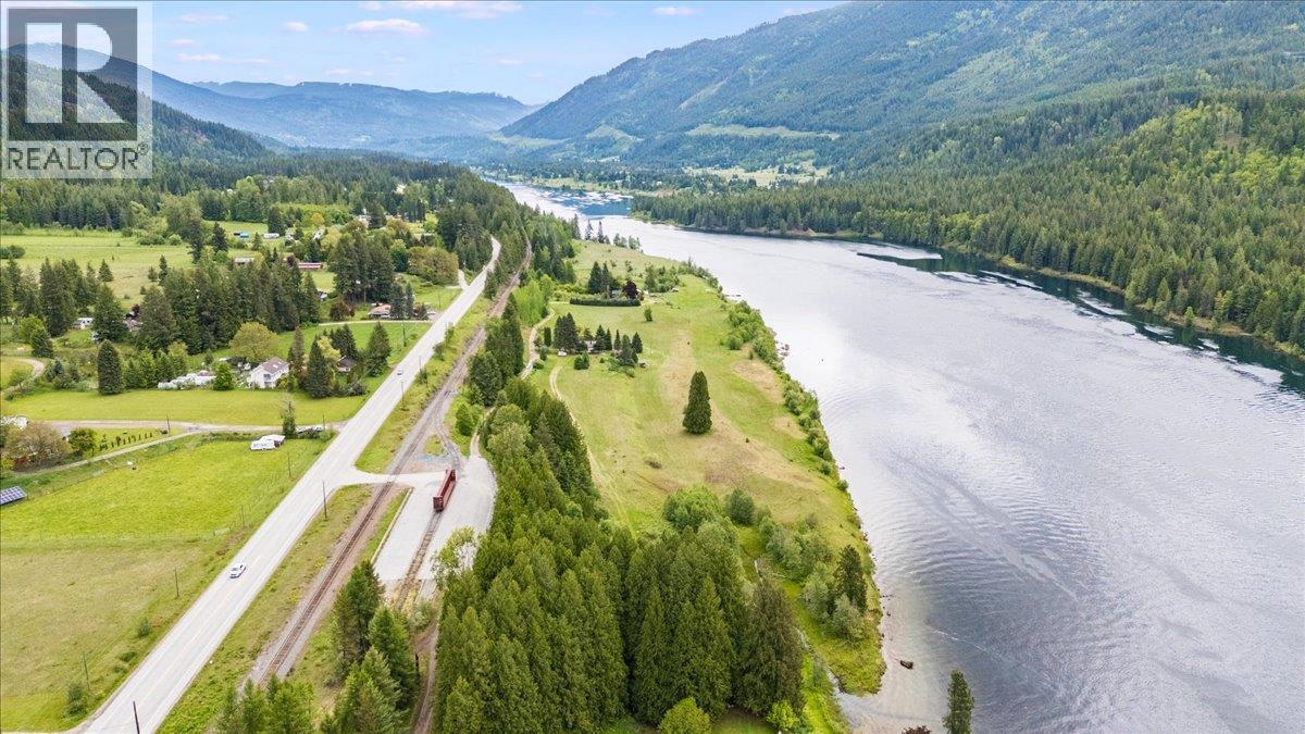 1864 Highway 3a, Castlegar, British Columbia  V1N 4N7 - Photo 17 - 10381286