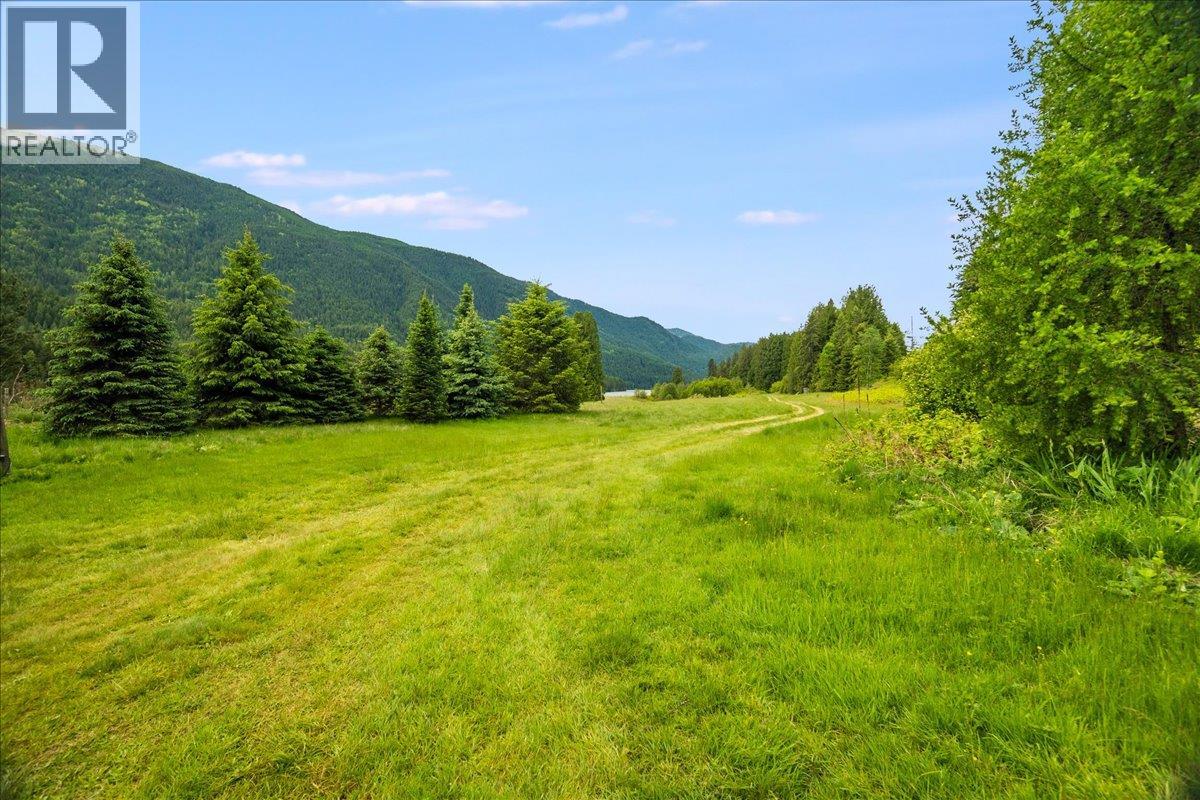 1864 Highway 3a, Castlegar, British Columbia  V1N 4N7 - Photo 26 - 10381286