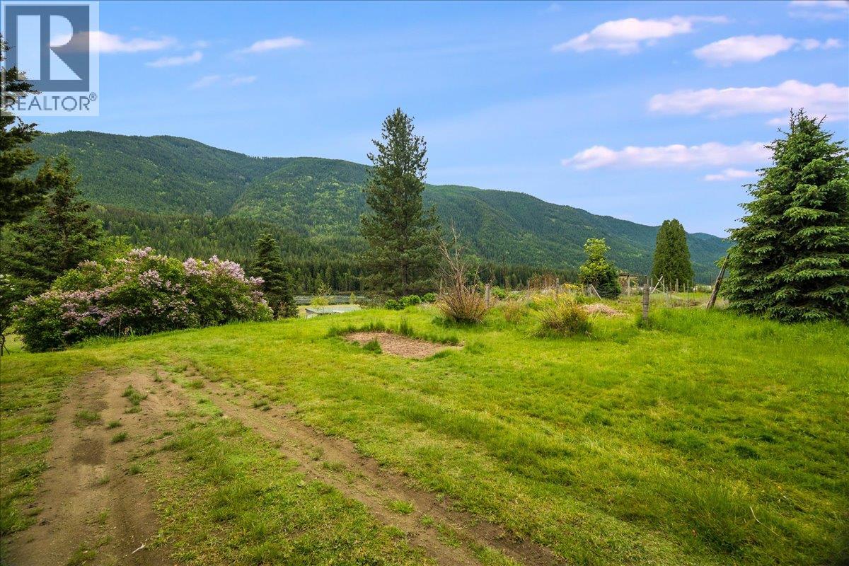 1864 Highway 3a, Castlegar, British Columbia  V1N 4N7 - Photo 27 - 10381286