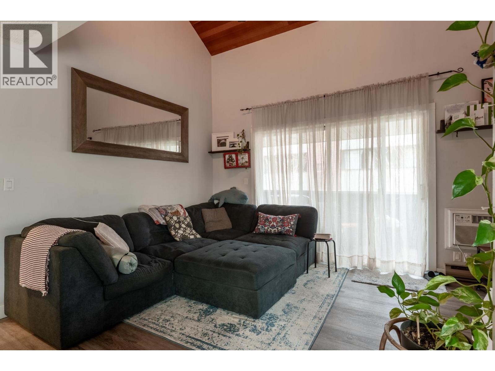 1685 Ufton Court Unit# 305, Kelowna, British Columbia  V1Y 8G7 - Photo 3 - 10381795