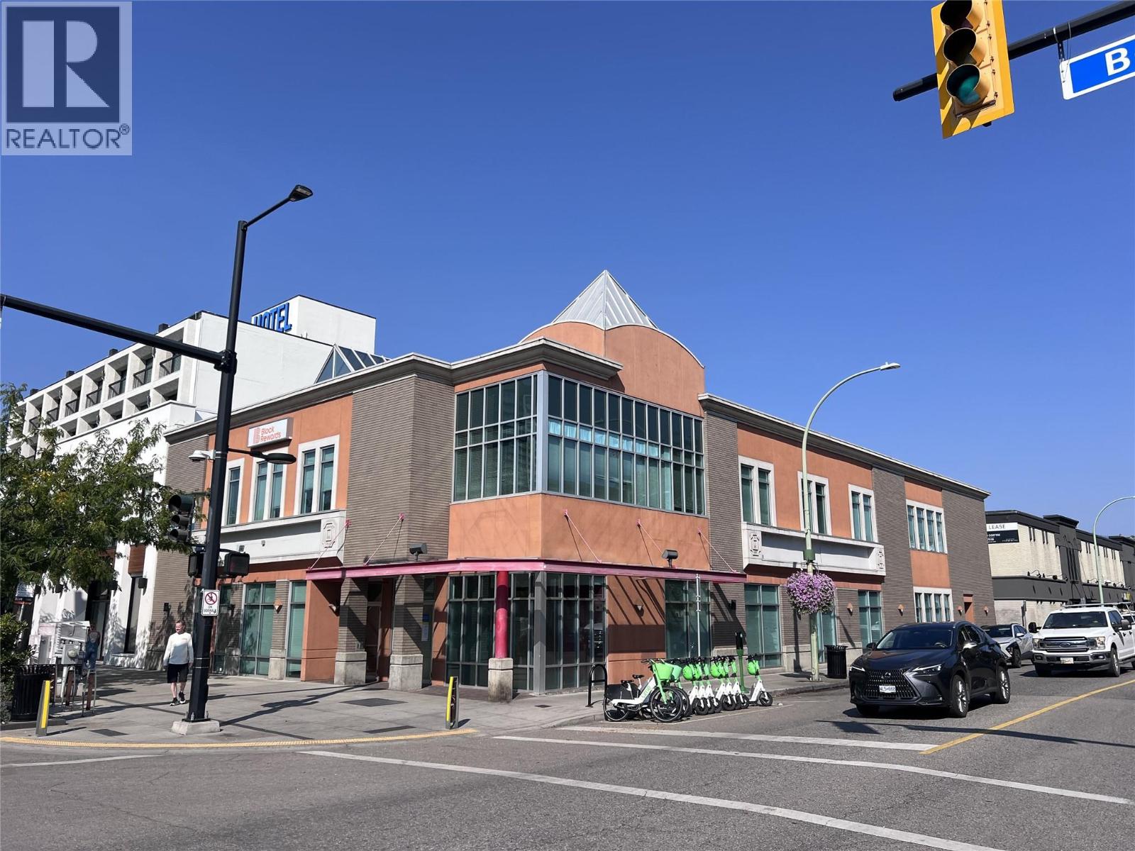 384 Bernard Avenue, Kelowna, British Columbia  V1Y 6N5 - Photo 1 - 10381726