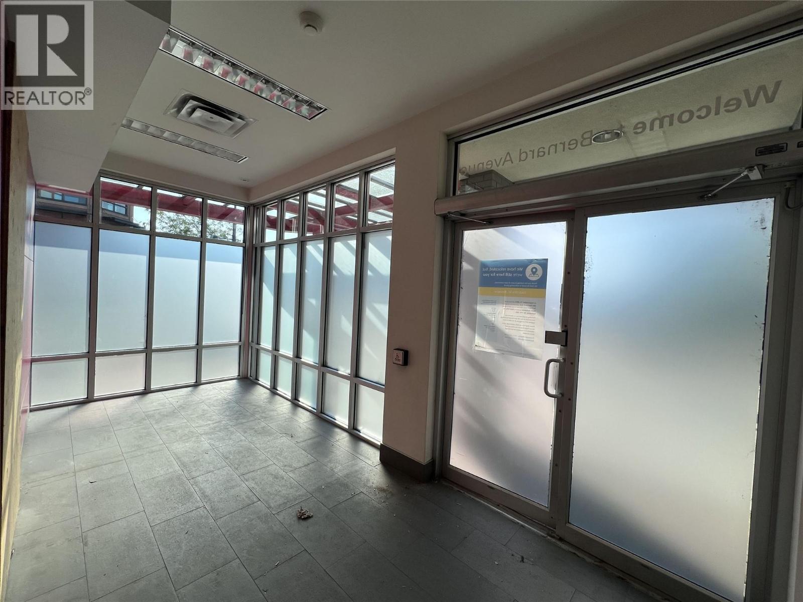 384 Bernard Avenue, Kelowna, British Columbia  V1Y 6N5 - Photo 2 - 10381726