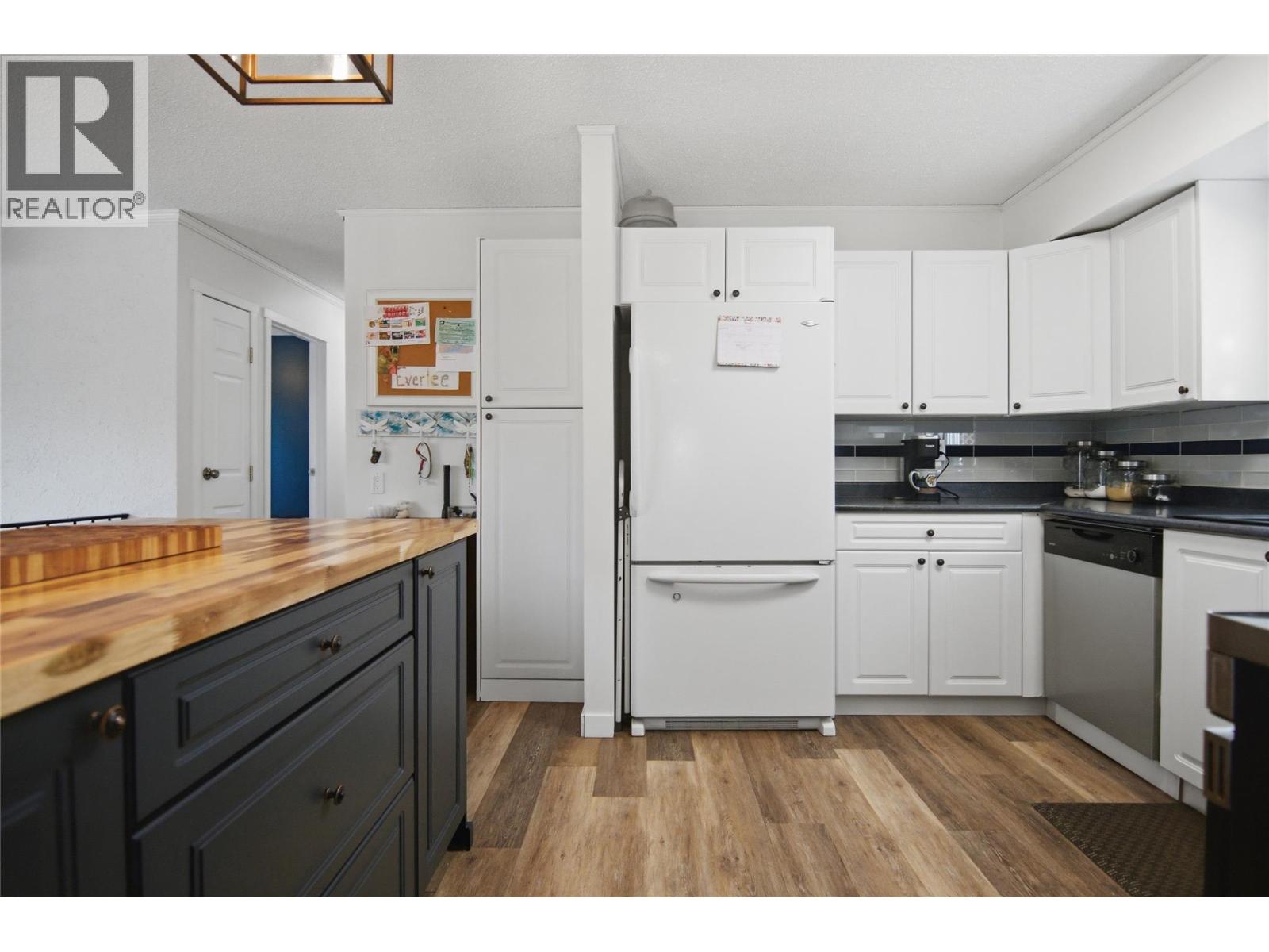 5367 Sunrise Drive, Kamloops, British Columbia  V2C 5H4 - Photo 10 - 10381708