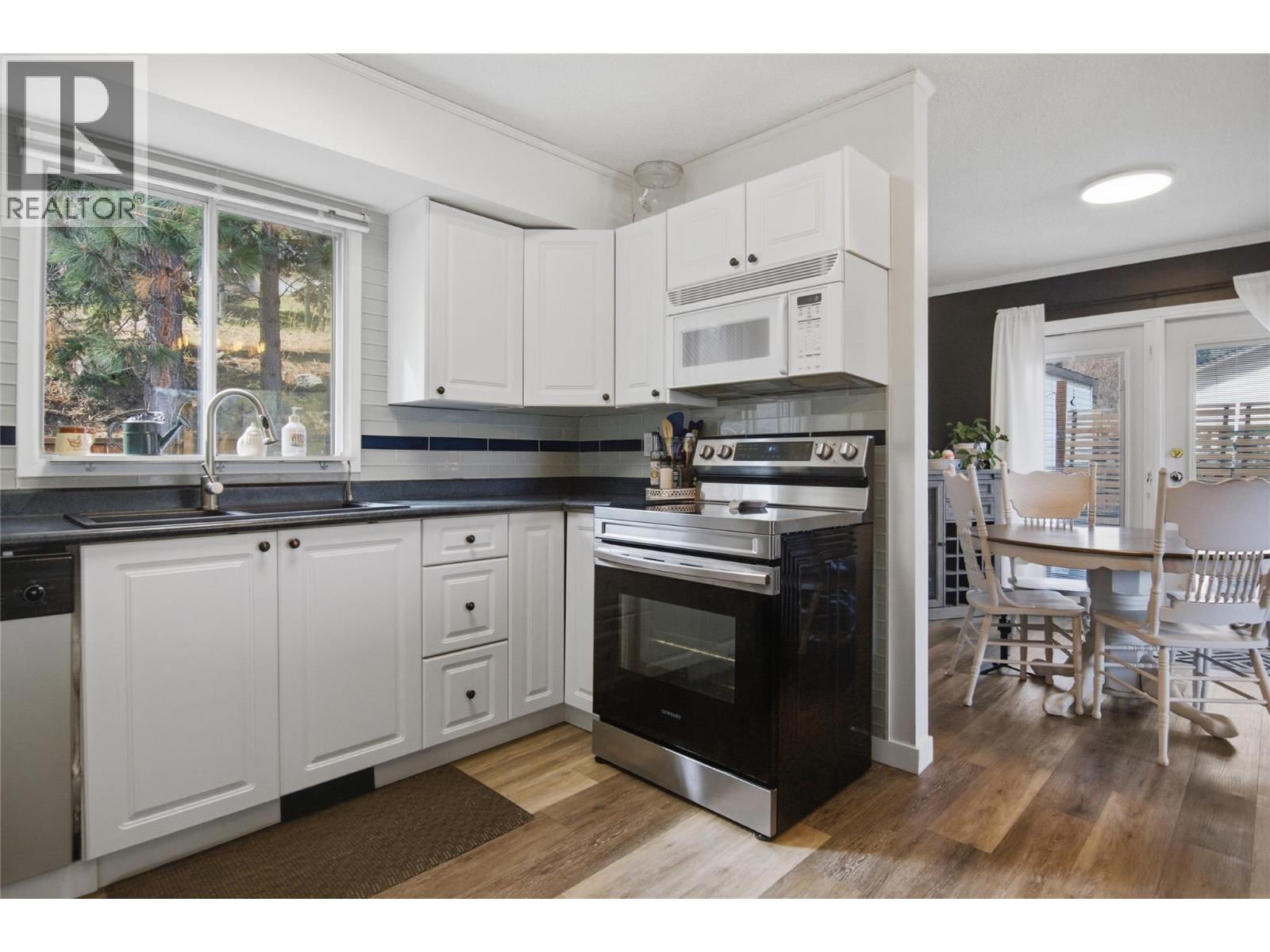 5367 Sunrise Drive, Kamloops, British Columbia  V2C 5H4 - Photo 11 - 10381708