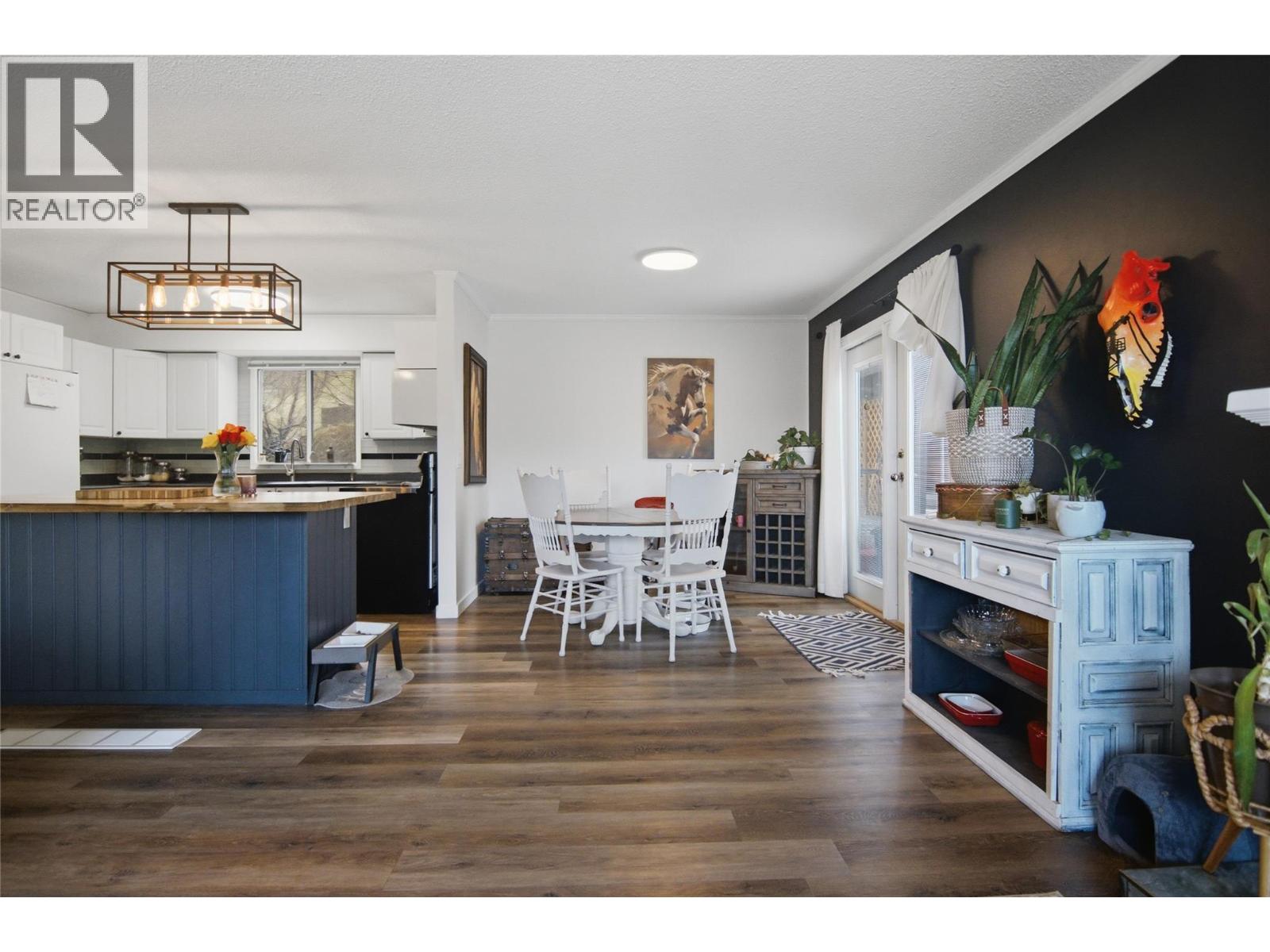 5367 Sunrise Drive, Kamloops, British Columbia  V2C 5H4 - Photo 7 - 10381708