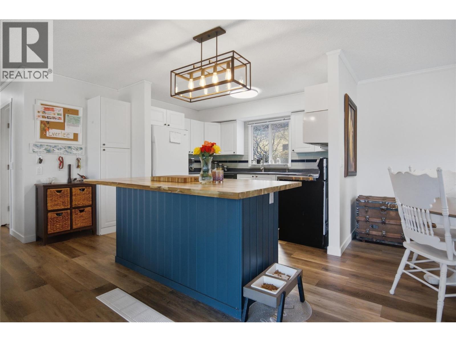 5367 Sunrise Drive, Kamloops, British Columbia  V2C 5H4 - Photo 8 - 10381708