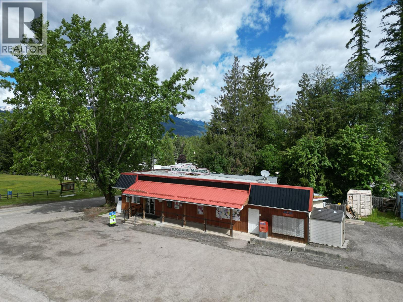 1504 Eastman Avenue, Riondel, British Columbia  V0B 2P0 - Photo 2 - 10381896