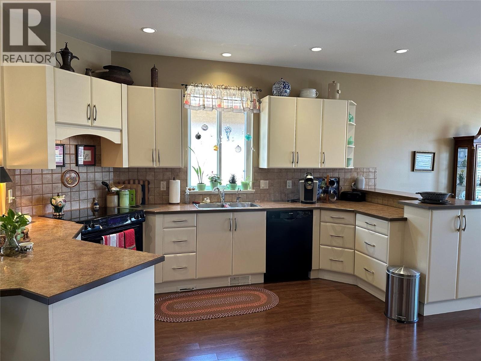 162 Willows Place, Oliver, British Columbia  V0H 1T4 - Photo 6 - 10381774