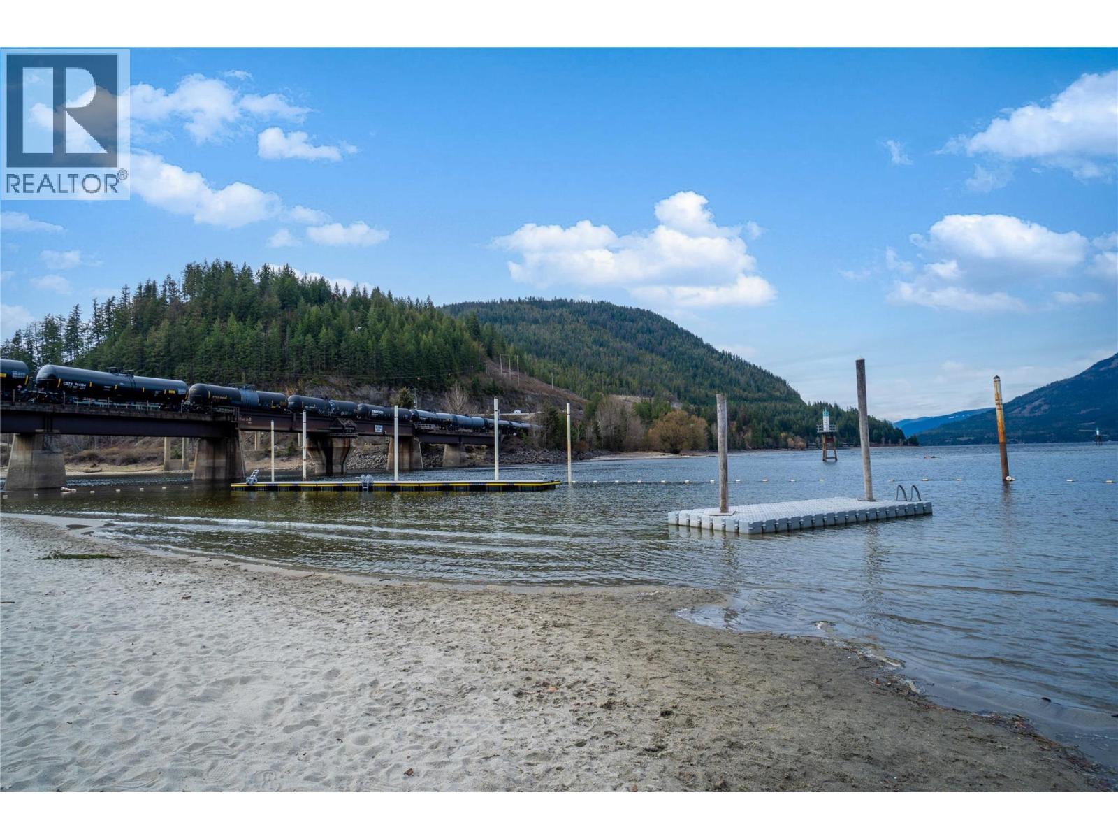 266 Sunset Drive, Sicamous, British Columbia  V0E 2V1 - Photo 13 - 10381684
