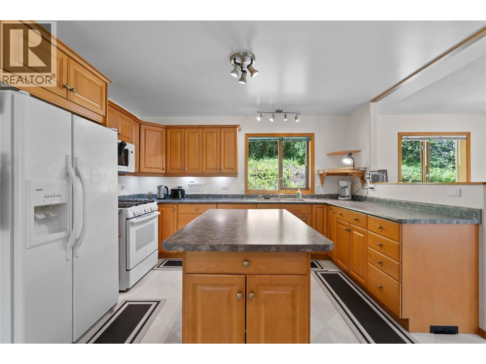 769 & 771 Gardom Lake Road, Enderby, British Columbia  V4Y 4H8 - Photo 17 - 10381644