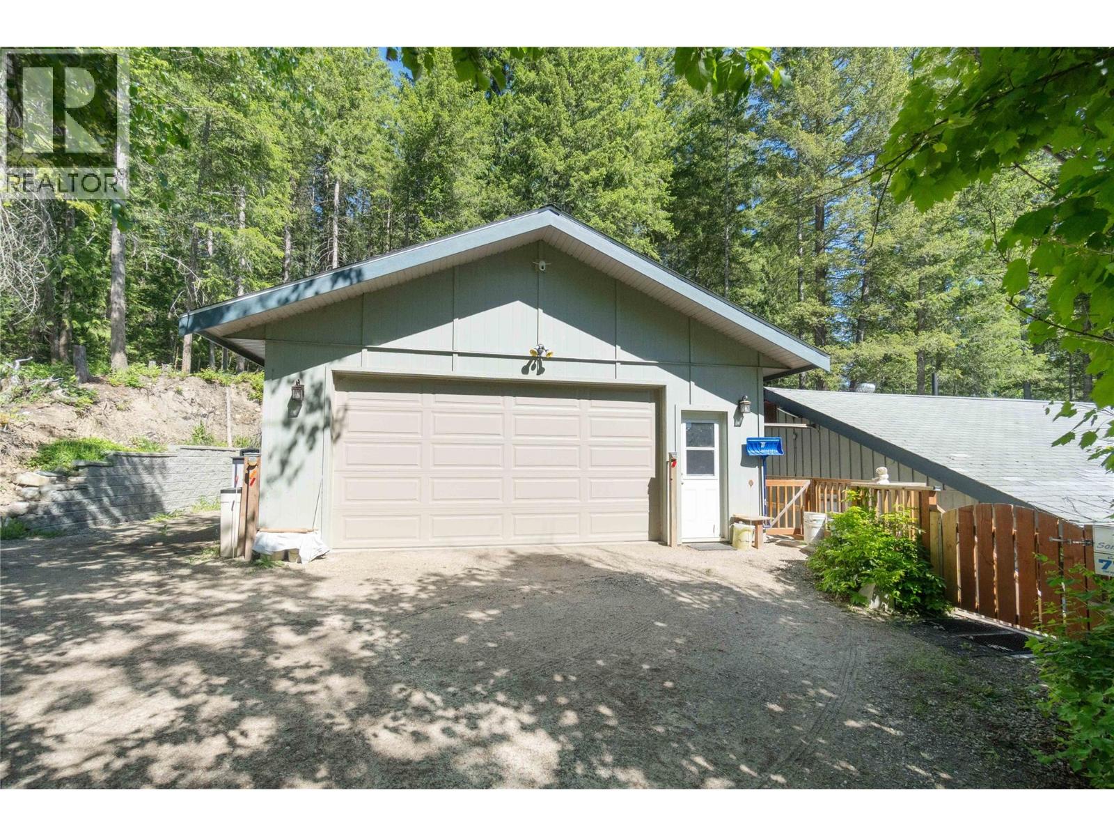 769 & 771 Gardom Lake Road, Enderby, British Columbia  V4Y 4H8 - Photo 9 - 10381644