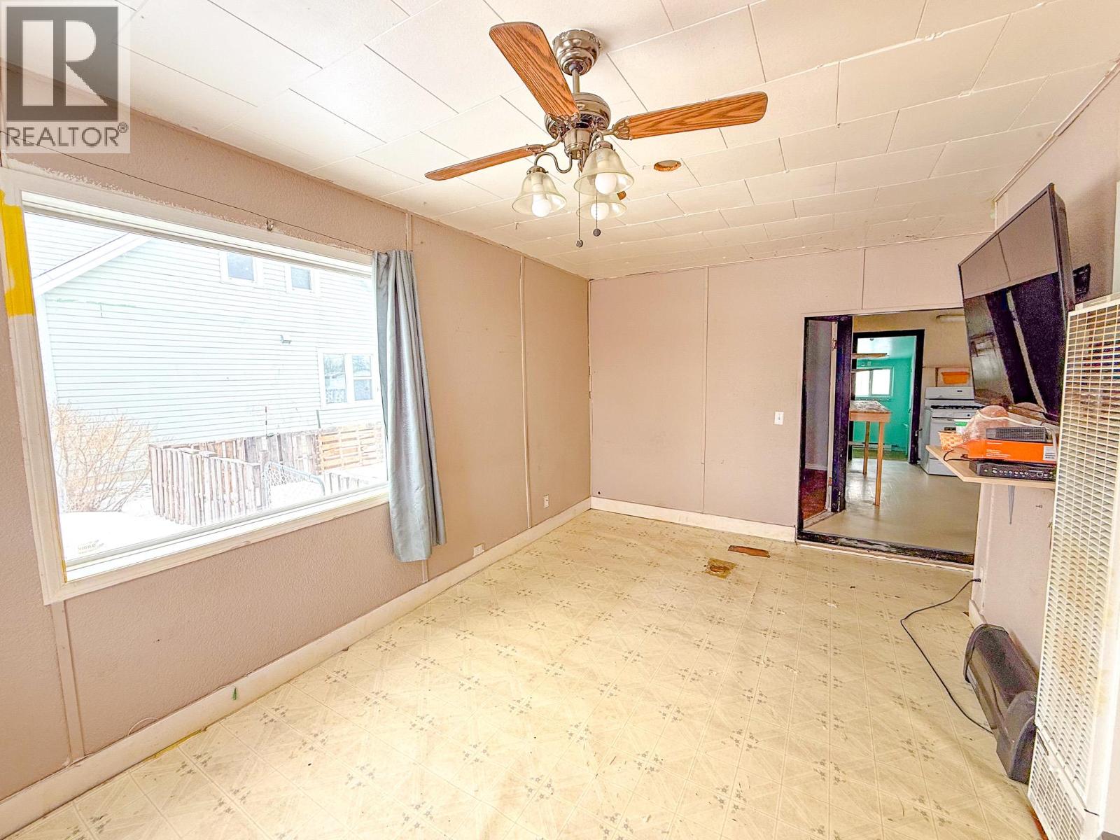 1205 104 Avenue, Dawson Creek, British Columbia  V1G 2J4 - Photo 2 - 10381908