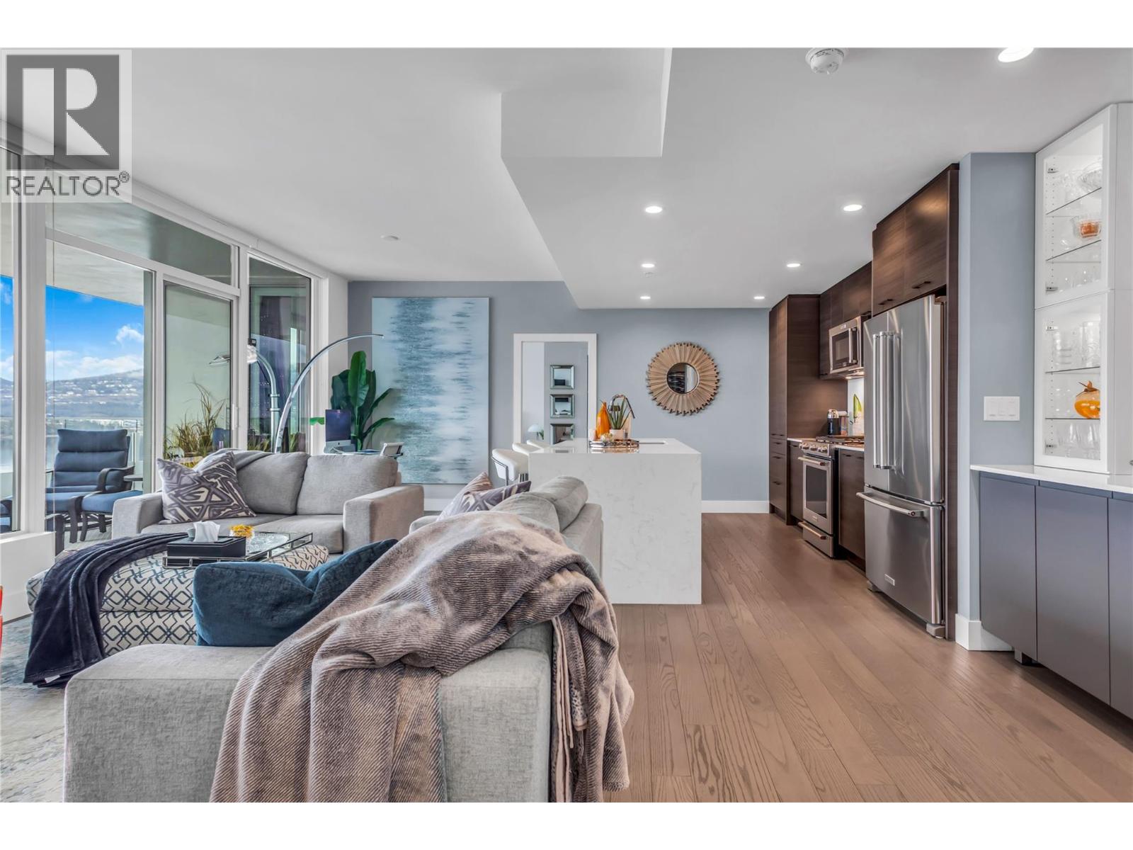 1181 Sunset Drive Unit# 2004, Kelowna, British Columbia  V1Y 0L4 - Photo 3 - 10381883