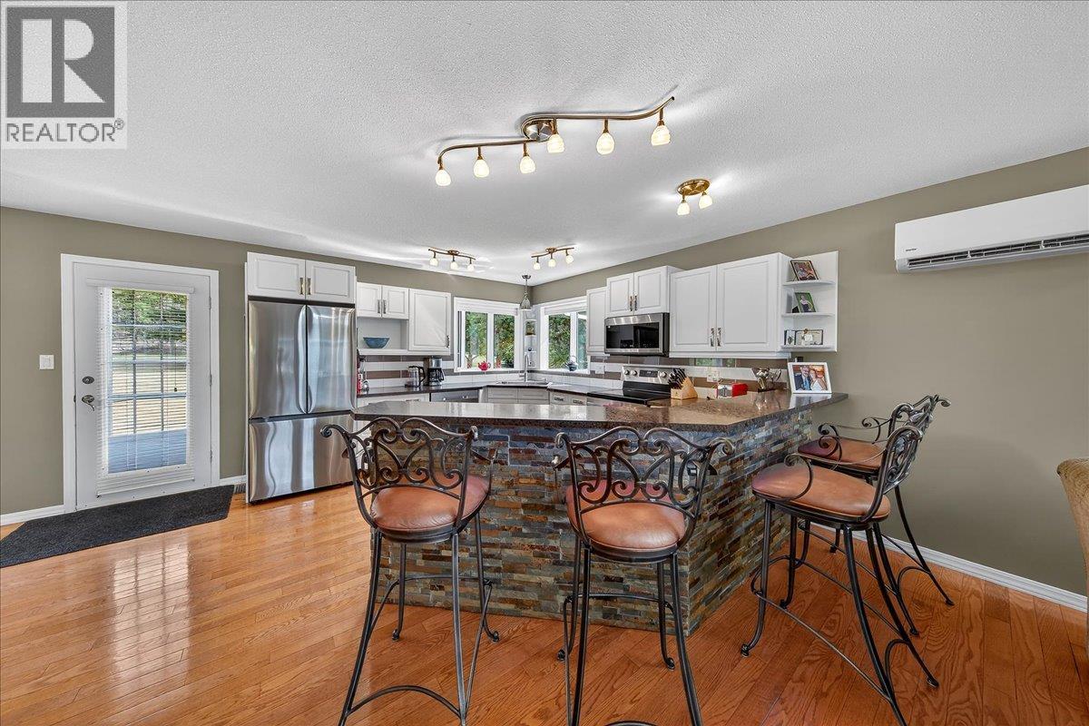 4885 Carnoustie Place, Fairmont Hot Springs, British Columbia  V0B 1L1 - Photo 11 - 10381509