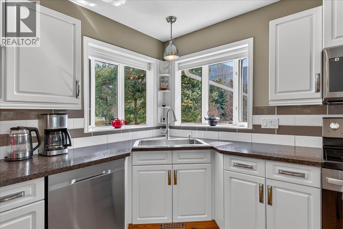 4885 Carnoustie Place, Fairmont Hot Springs, British Columbia  V0B 1L1 - Photo 13 - 10381509