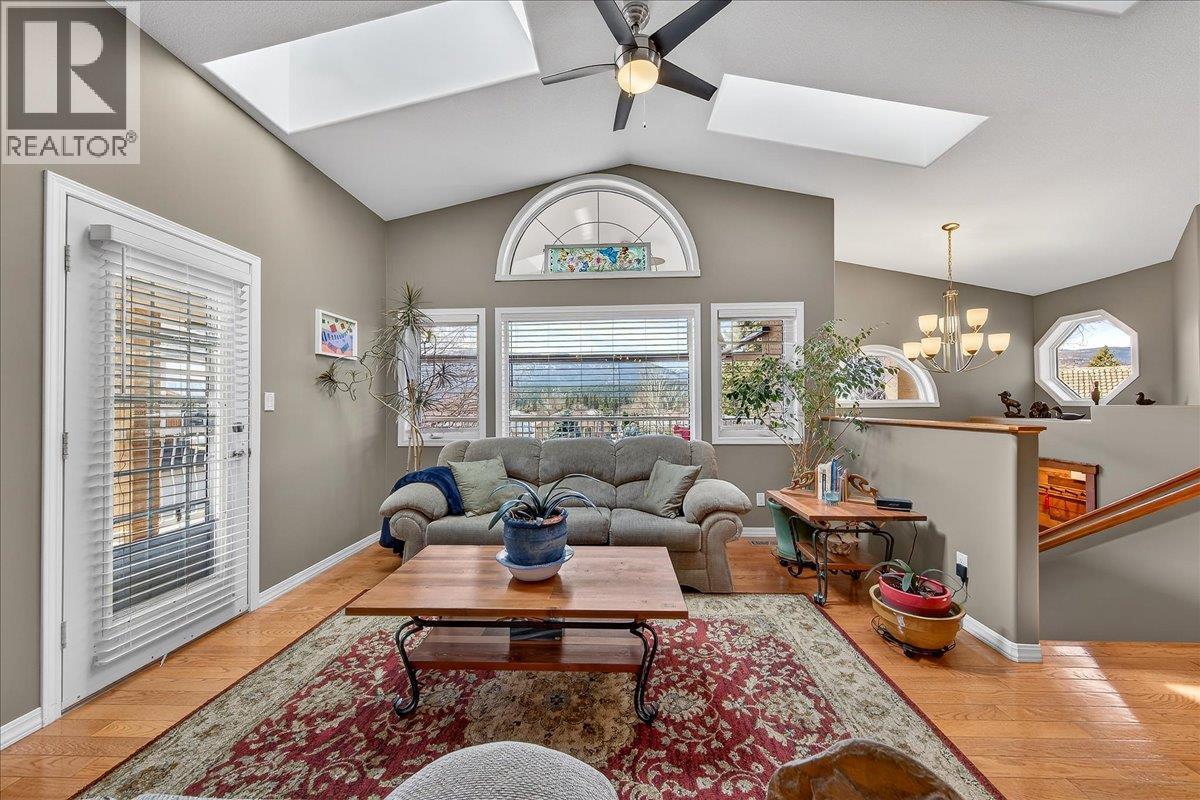 4885 Carnoustie Place, Fairmont Hot Springs, British Columbia  V0B 1L1 - Photo 2 - 10381509