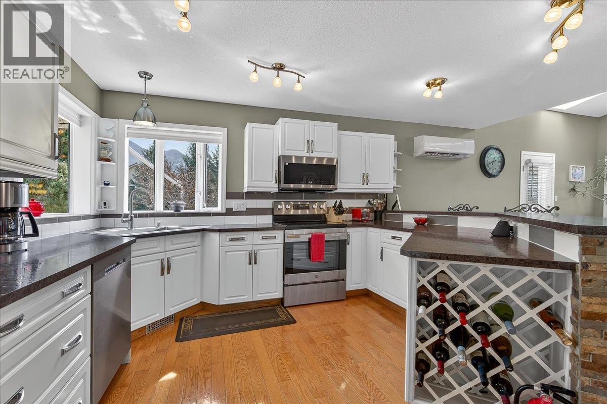 4885 Carnoustie Place, Fairmont Hot Springs, British Columbia  V0B 1L1 - Photo 3 - 10381509