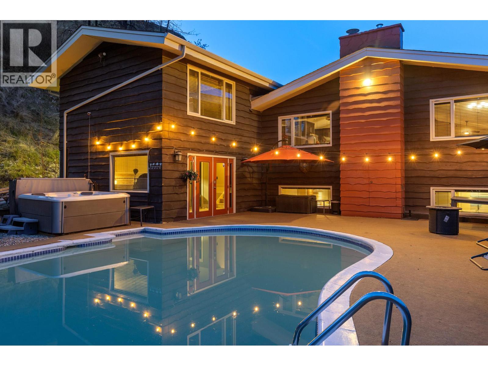 1084 Westside Road S, West Kelowna, British Columbia  V1Z 3S1 - Photo 2 - 10380624