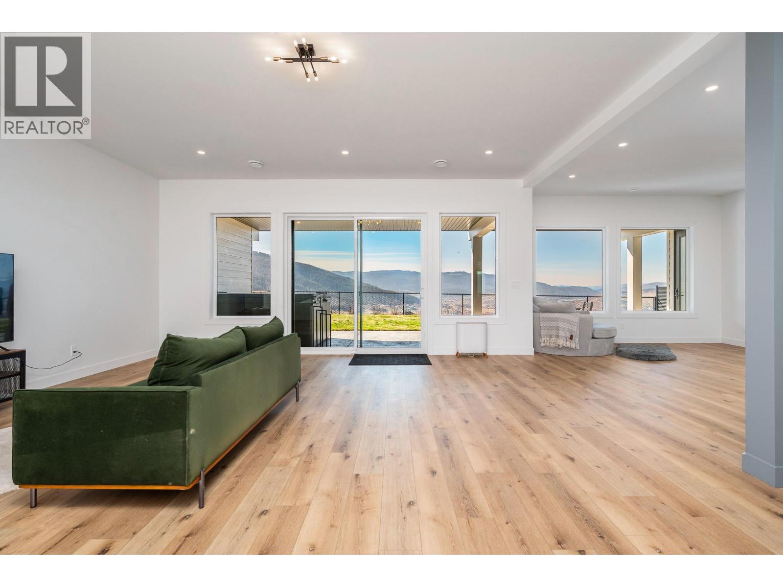 7155 Apex Drive, Vernon, British Columbia  V1B 4A3 - Photo 16 - 10381904