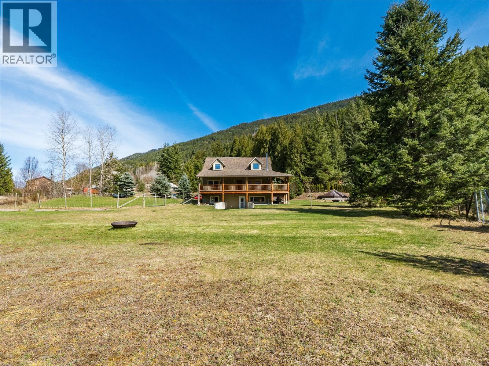 955 Cedar Brae Road, Castlegar, British Columbia  V1N 4R5 - Photo 6 - 10381543