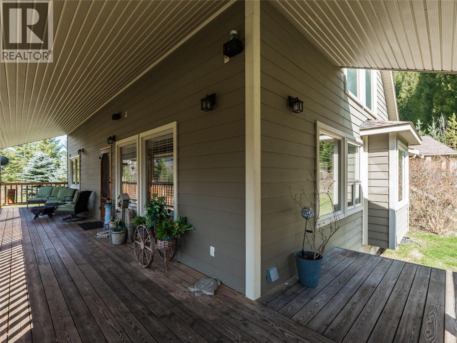 955 Cedar Brae Road, Castlegar, British Columbia  V1N 4R5 - Photo 8 - 10381543